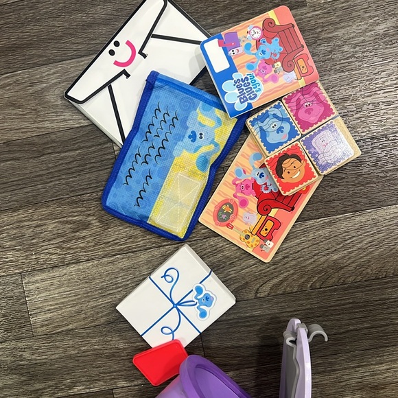 Melissa & Doug Blues Clues & You Mailbox Playset - Picture 7 of 8